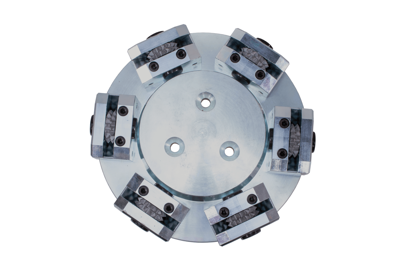 Eine Draufsicht auf ein rundes mechanisches Metallbauteil mit sechs gleichmäßig um den Rand verteilten Klemmbacken vor einem transparenten Hintergrund.