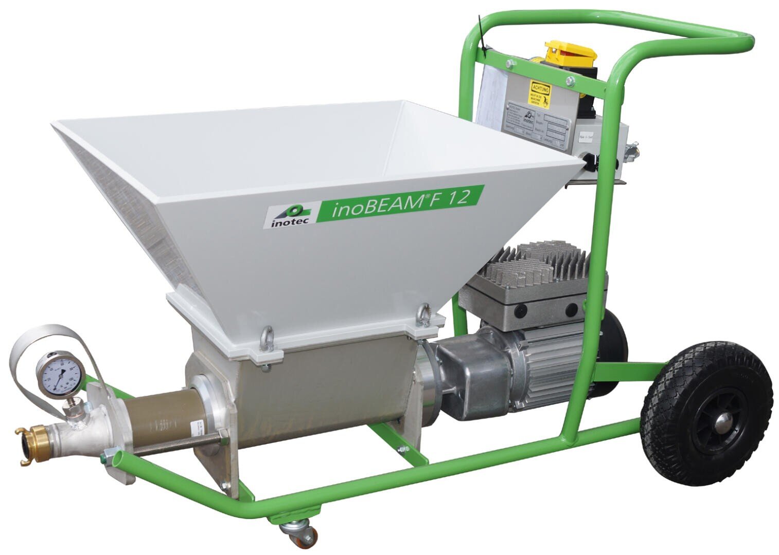 Eine grün-weiße inoBEAM F12 Putz- oder Mörtelspritzmaschine auf Rädern, ausgestattet mit einem großen Trichter, Druckmesser, Motor und Bedienfeld.