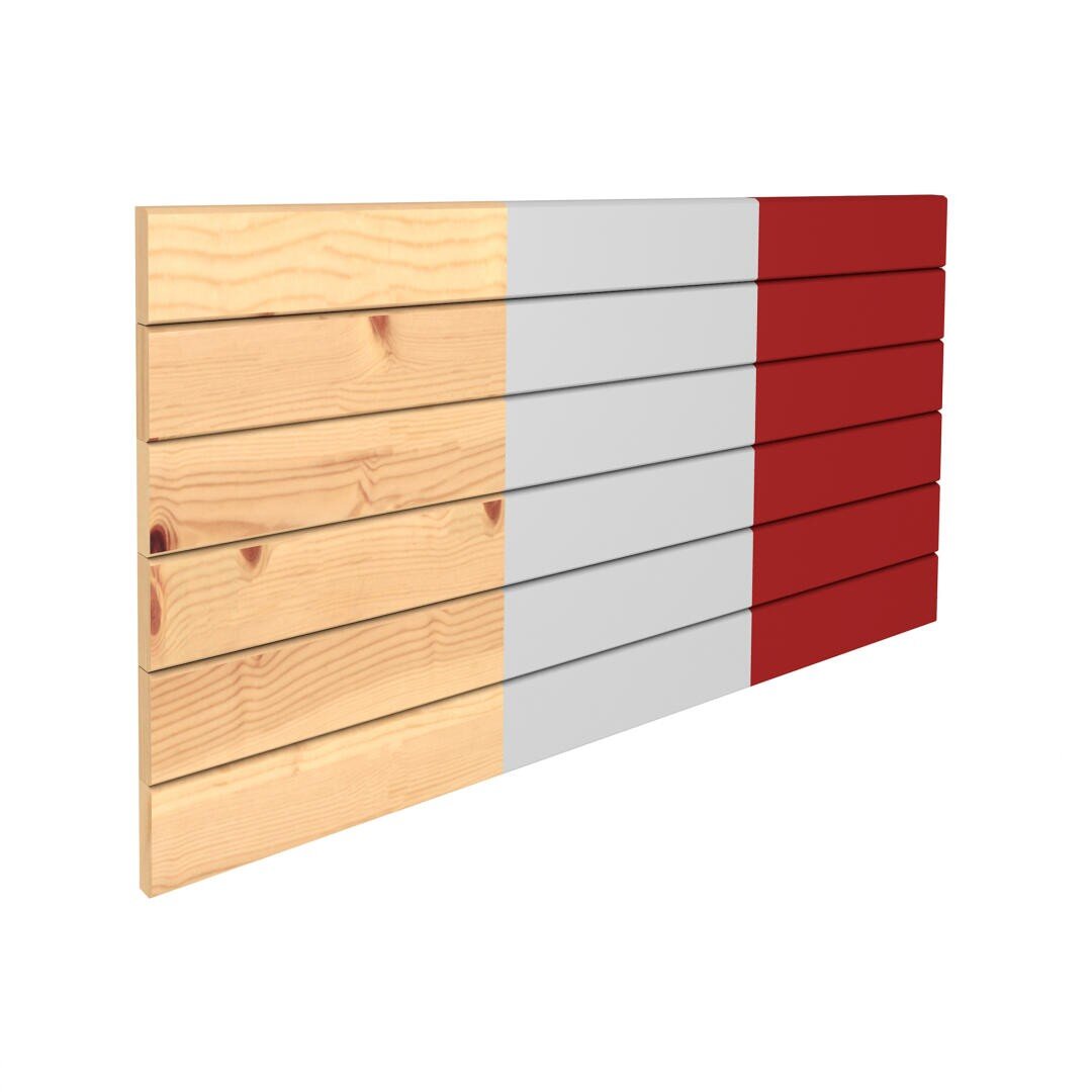 Eine Holzplatte mit horizontalen Lamellen, unterteilt in drei vertikale Abschnitte: Naturholz links, Grau in der Mitte und Rot rechts, alles auf weißem Hintergrund.