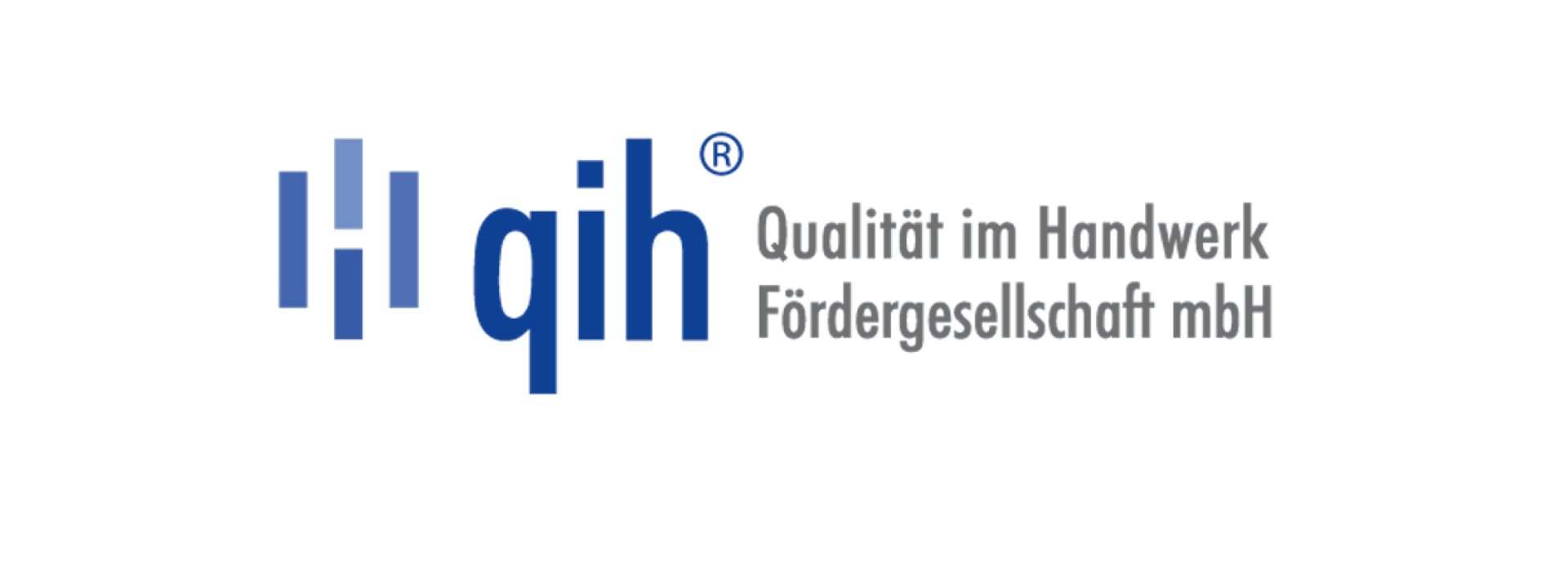 Das Logo zeigt den Text „qih Qualität im Handwerk Fördergesellschaft mbH“ mit einem stilisierten H-Symbol links und „qih“ in großen blauen Buchstaben.